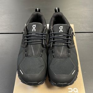On Running Cloud 5 Waterproof Sneakers Black Womens Size 7 US